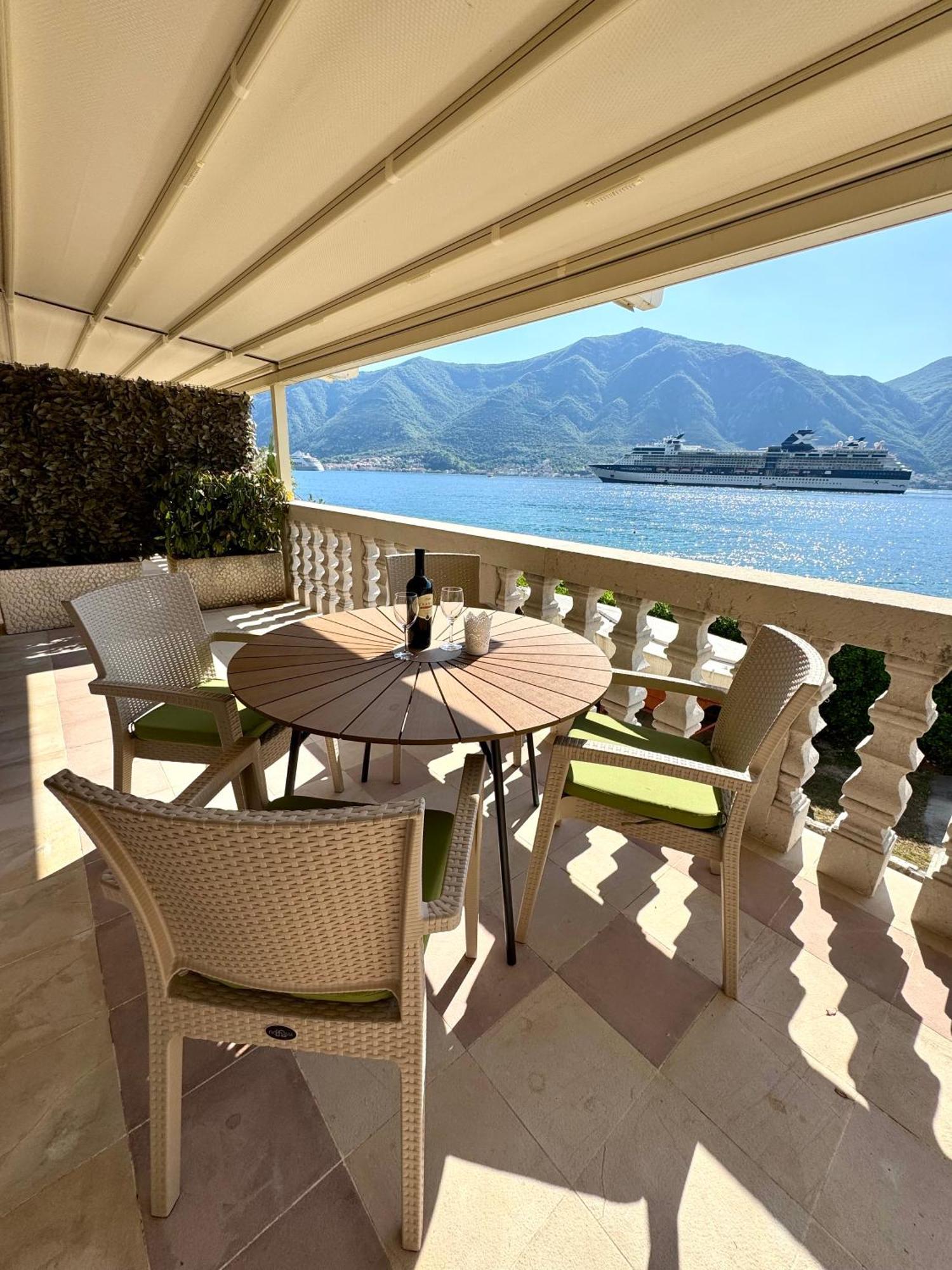 Apartments Radonicic Cattaro Esterno foto