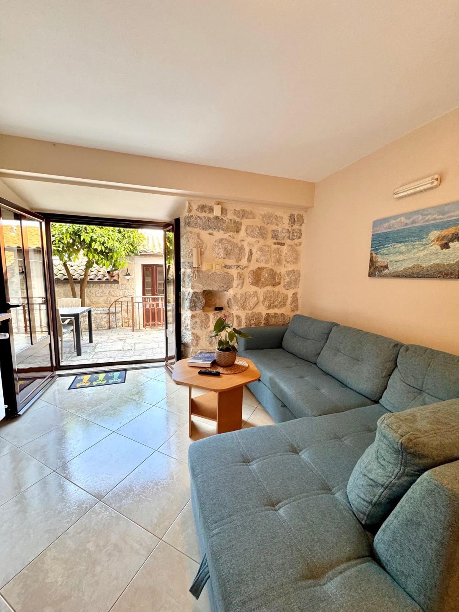 Apartments Radonicic Cattaro Esterno foto