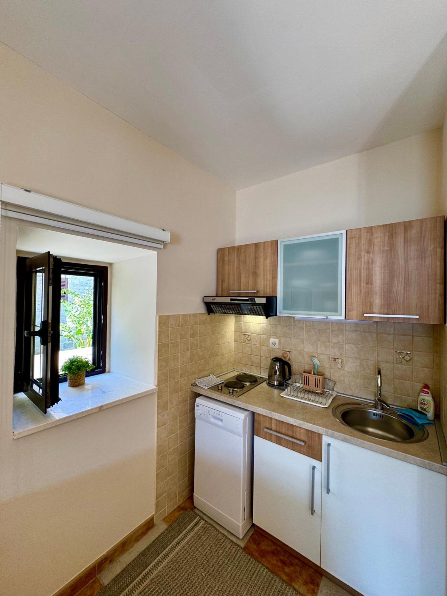 Apartments Radonicic Cattaro Esterno foto