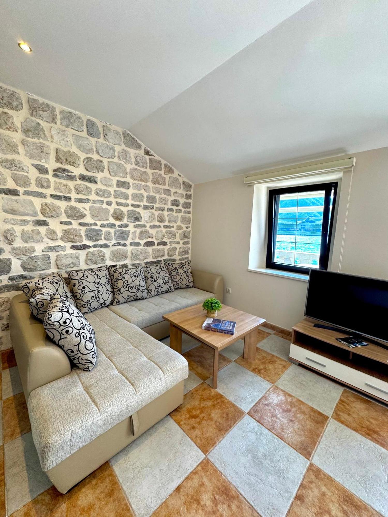 Apartments Radonicic Cattaro Esterno foto
