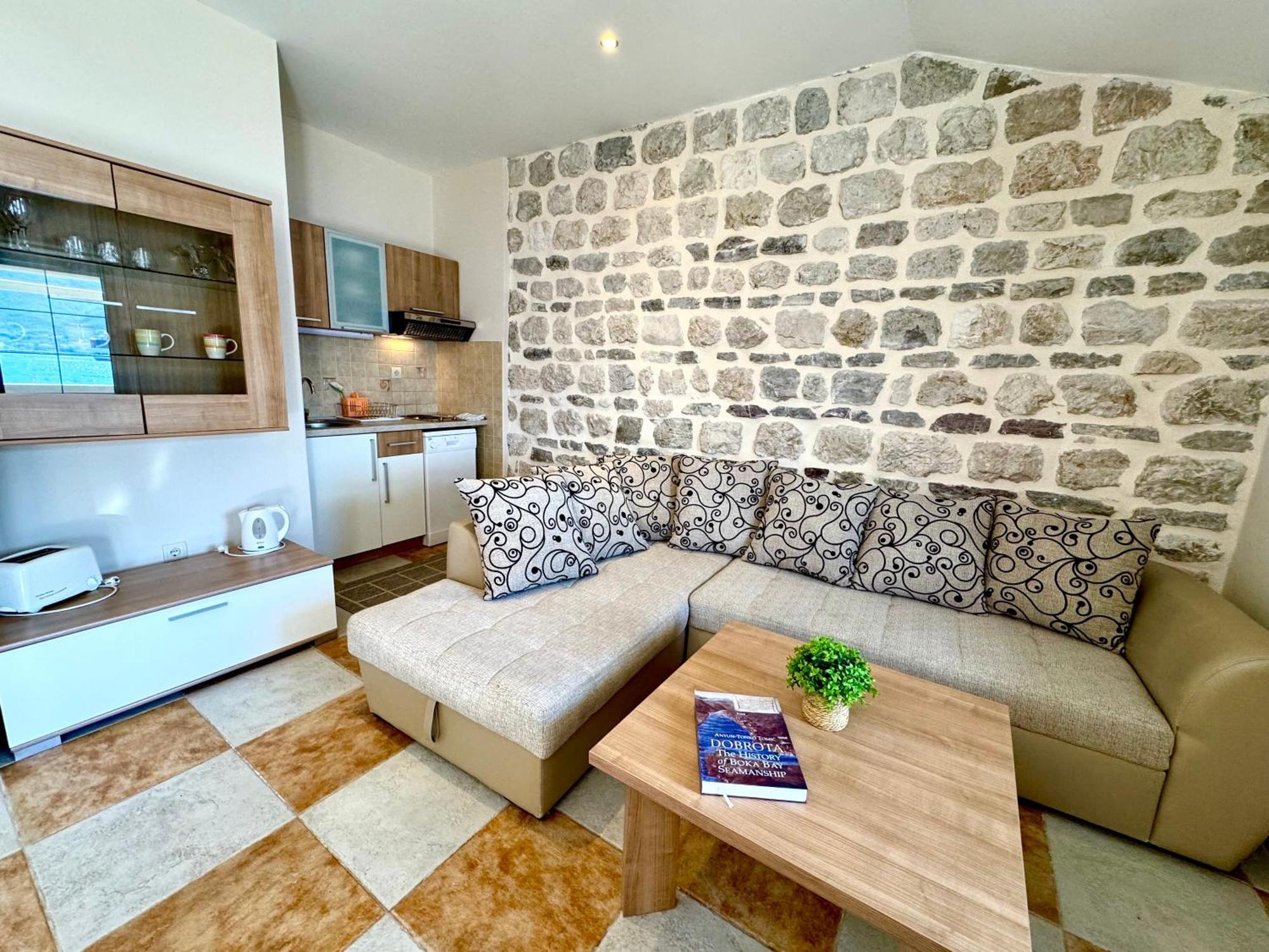 Apartments Radonicic Cattaro Esterno foto