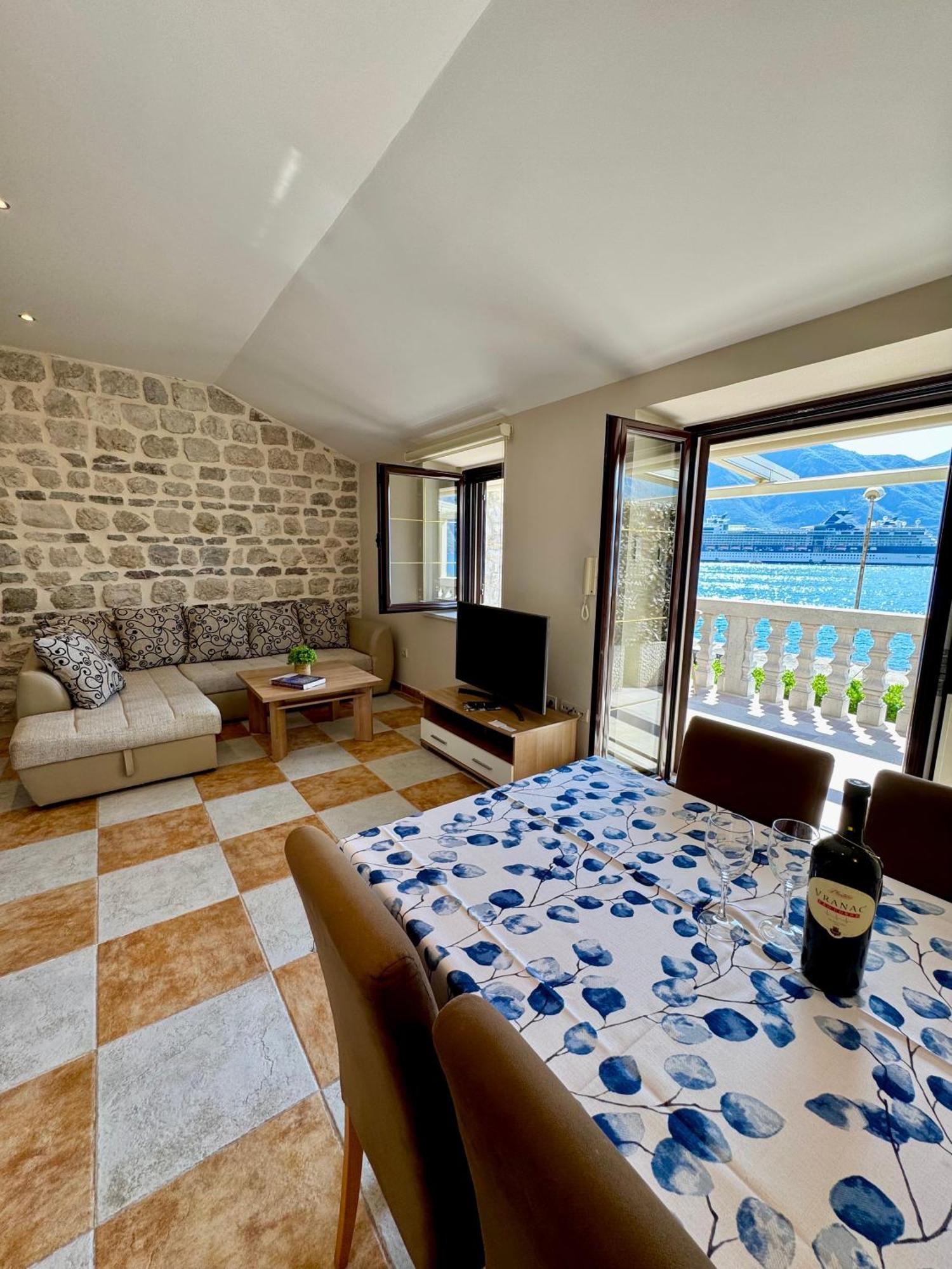 Apartments Radonicic Cattaro Esterno foto